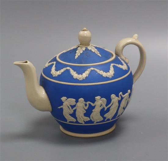 A Wedgwood jasperware teapot